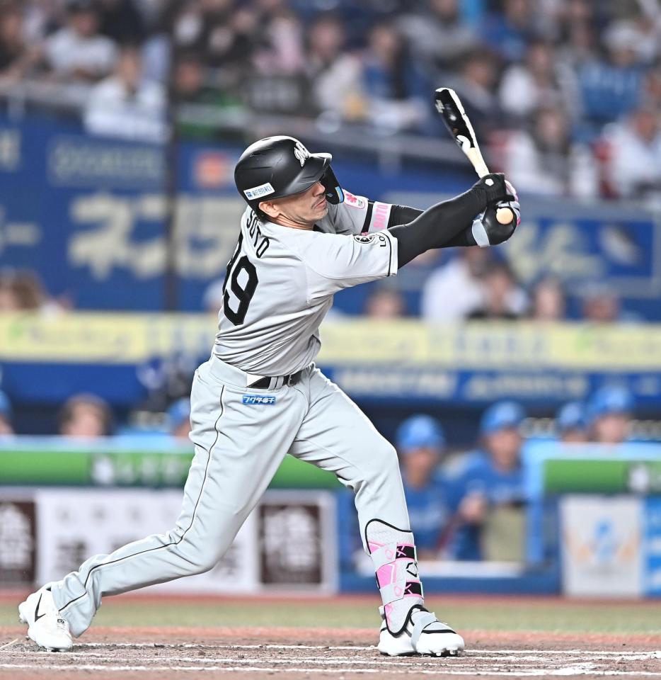 ９回、空振り三振に倒れたソト（撮影・開出牧）