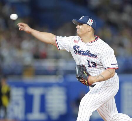 　９回に登板するオスナ（撮影・西岡正）