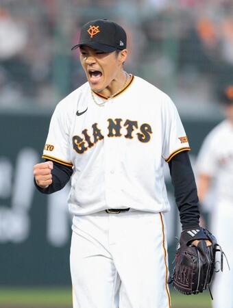 ３回を投げ終え、雄たけびを上げる則本