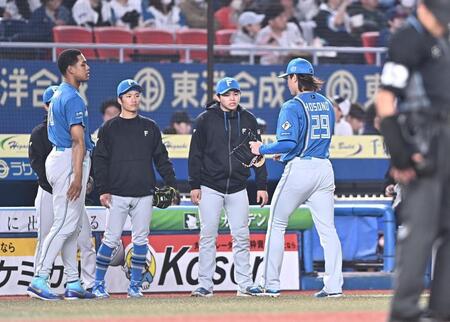 ６回途中で降板した細野（２９）＝撮影・開出牧