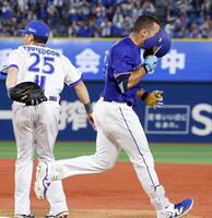 11回中日１死一、二塁、ボスラーが二ゴロ併殺に倒れる。一塁手筒香