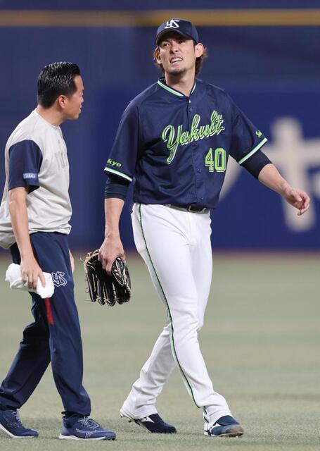 高梨に打球直撃のアクシデントも続投
