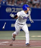 ３回、村松が右中間に２ランを放つ