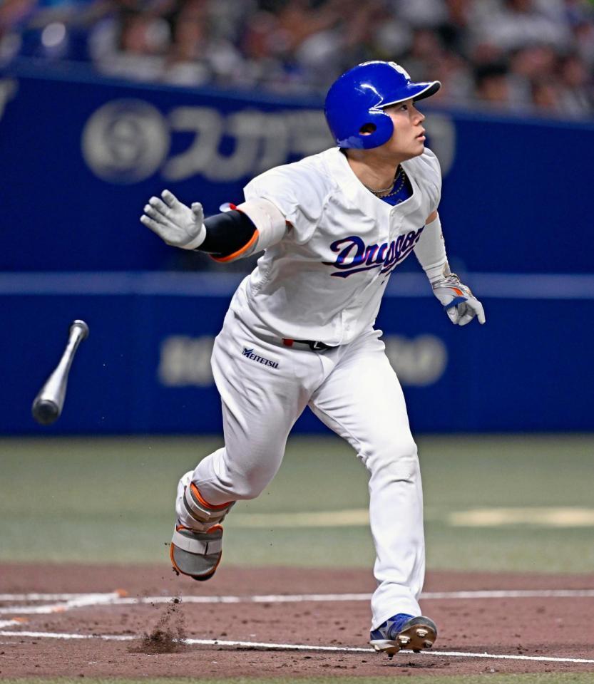 ３回、村松が右中間に２ランを放つ