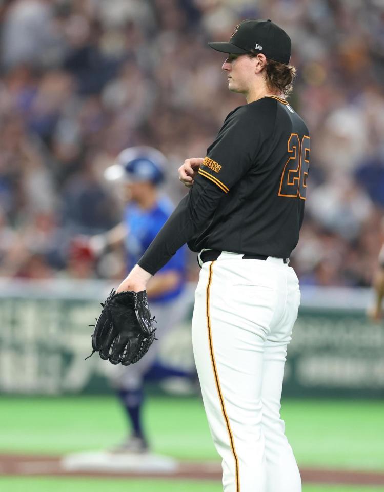 １回、筒香に先制ソロを浴びるウィットリー（撮影・金田祐二）