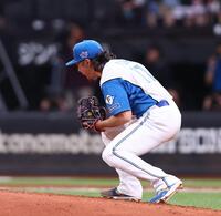 ６回、打者・辰己を三振に仕留め、雄たけびを上げる伊藤（撮影・中島達哉）