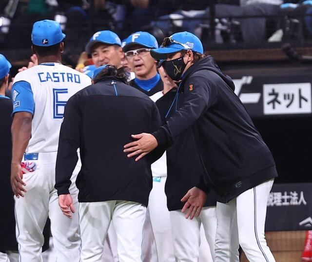 新庄監督　万波の爆肩を称賛