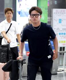 岡山に到着した金丸（撮影・立川洋一郎）