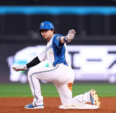 ６回、打者・細川の時に二塁盗塁を決める田宮（撮影・中島達哉）