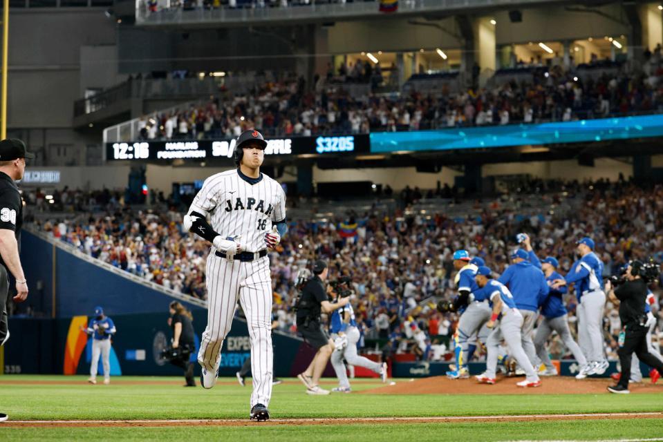 ベネズエラ戦の９回、遊飛に倒れて最後の打者となった大谷＝３月１４日（共同）