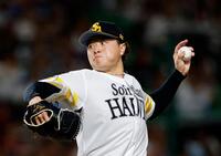 ５回無失点で今季初勝利を挙げた前田純