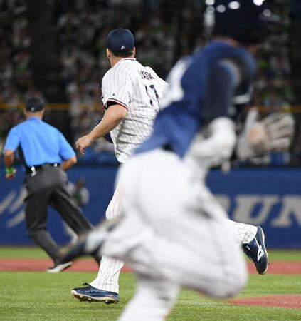１１回、キハダは渡部に右翼へ勝ち越し二塁打を打たれ、来日初失点（撮影・佐藤厚）