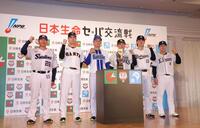 　会見に出席した（左から）ヤクルト・山野、巨人・田和、ＤｅＮＡ・松尾、ソフトバンク・木村光、オリックス・寺西、西武・渡部（撮影・棚橋慶太）