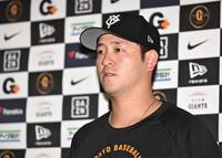 試合前、取材に応じ心境を語る岸田（撮影・開出牧）