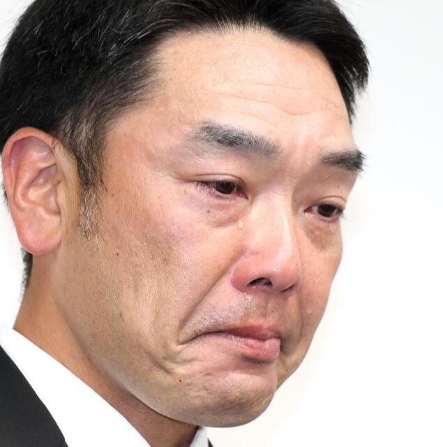 辞任の阿部監督会見　娘からの手紙代読
