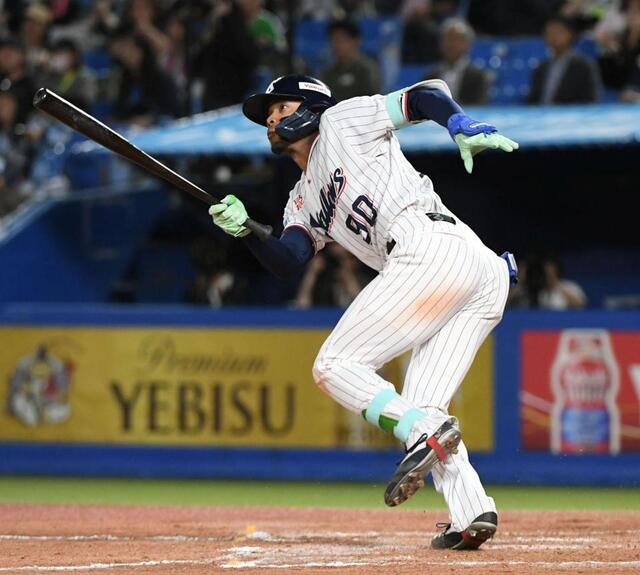 ヤクルト･モンテル 涙のプロ１号同点弾