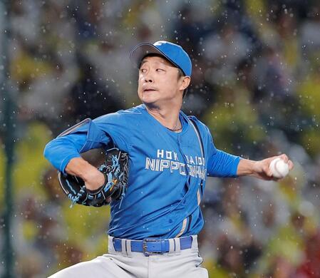 ７回から登板する島本（撮影・西田忠信）