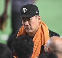 練習を終え取材に応じる田中将（撮影・開出牧）