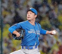 ７回から登板する島本（撮影・西田忠信）