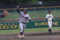 ３回に先制３ランを放った星野