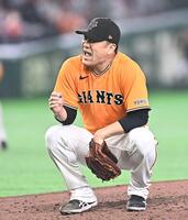 ５回、近藤に対して１-２からストライクが入らず悔しがる田中将（撮影・開出牧）