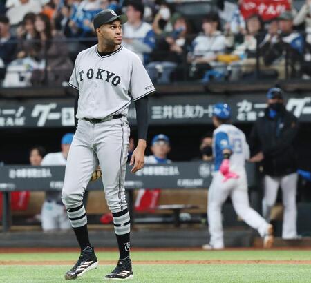 ９回、清宮幸に適時打を浴びたマルティネス