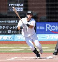 ２回、中越えソロを放つ安田（撮影・伊藤笙子）