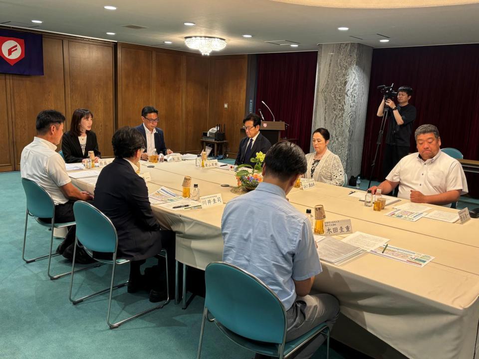 大阪桐蔭・西谷監督（右）らが出席して意見交換会が行われた
