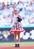 ファーストピッチセレモニーに登場したモーニング娘。’２６・牧野真莉愛（撮影・中島達哉）