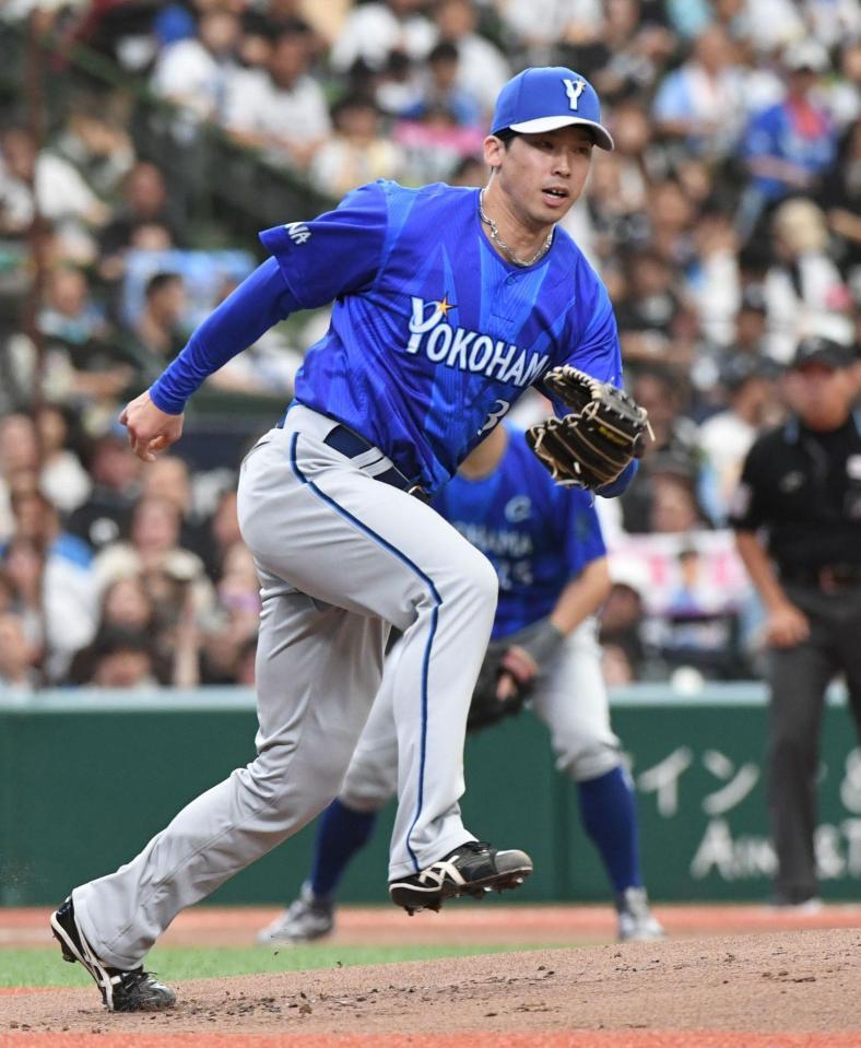 西武打線を相手に力投する尾形（撮影・佐藤厚）