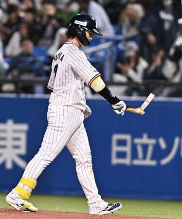 ３回、左飛に倒れた長岡（撮影・開出牧）