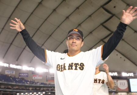 声援に応える則本（撮影・佐々木彰尚）