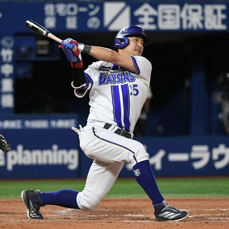 ４回、筒香は空振り三振に倒れる（撮影・佐藤厚）