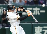 ７回、ダルベックが右越えソロを放つ