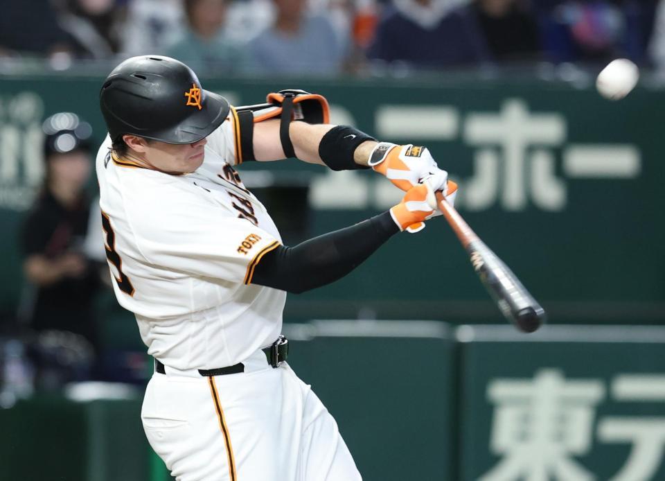 ７回、ダルベックが右越えソロを放つ