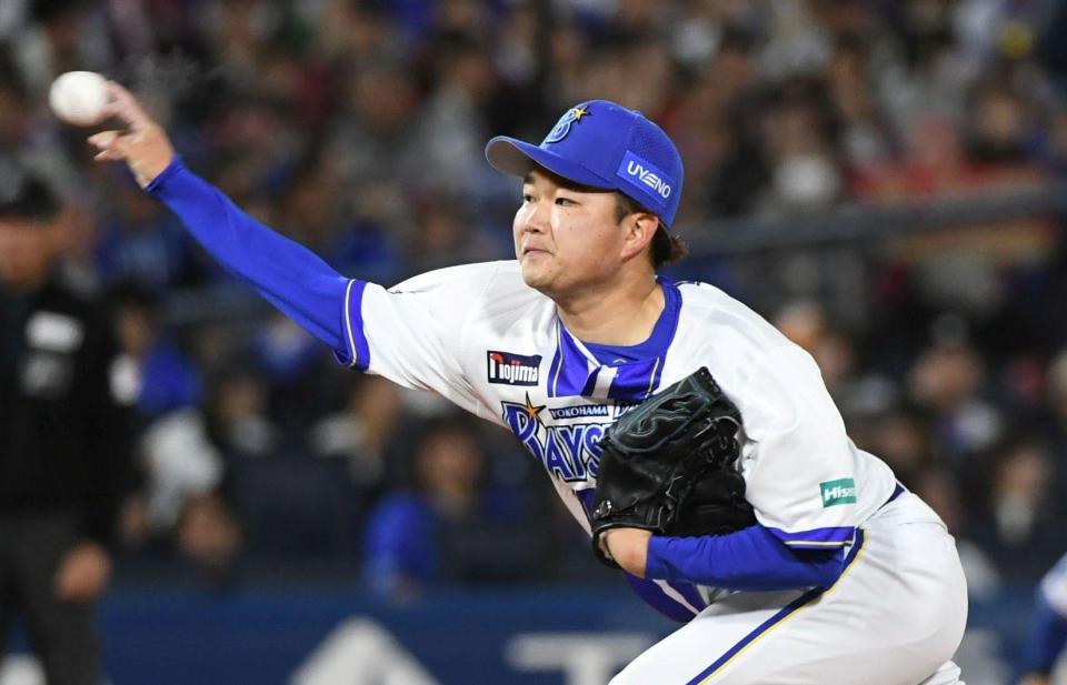 楽天打線を相手に力投する石田裕（撮影・佐藤厚）