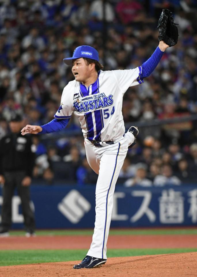 楽天打線を相手に力投する石田裕（撮影・佐藤厚）