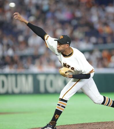 ９回、力投するマルティネス（撮影・西岡正）
