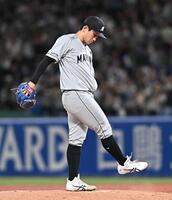 ６回、モンテルに左越え二塁打を打たれノーノーの夢破れた小島（撮影・開出牧）