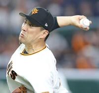 オリックス打線を相手に力投する田中将（撮影・西岡正）