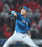 ７回から登板する島本（撮影・北村雅宏）
