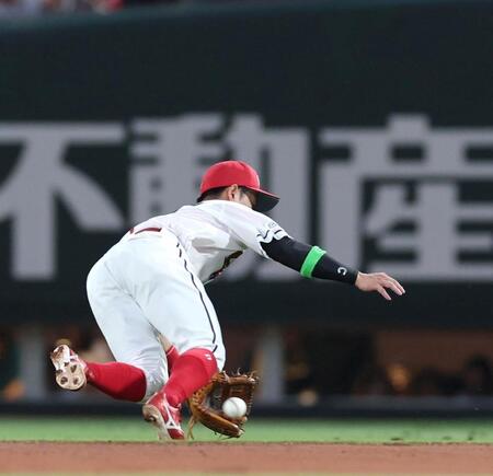 ６回、オリックス代打・来田涼斗の打球を好捕する勝田（撮影・北村雅宏）