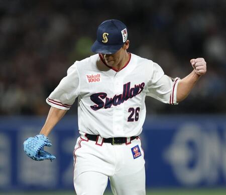 ８回、ピンチを脱しガッツポーズの山野（撮影・金田祐二）
