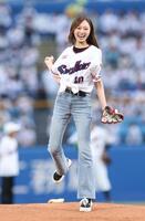 始球式を務める梅澤美波（撮影・金田祐二）