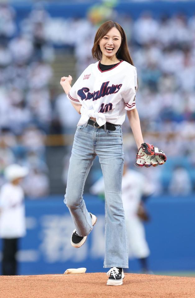 始球式を務める梅澤美波（撮影・金田祐二）
