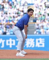 始球式を務める斎藤佑樹氏（撮影・金田祐二）