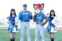 今季初勝利を挙げ笑顔の山崎（撮影・金田祐二）