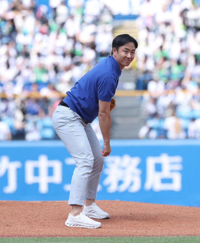 始球式を務める斎藤佑樹氏（撮影・金田祐二）