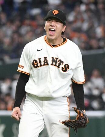 ８回、ソトを空振り三振に仕留め、雄叫びを上げる大勢（撮影・佐藤厚）