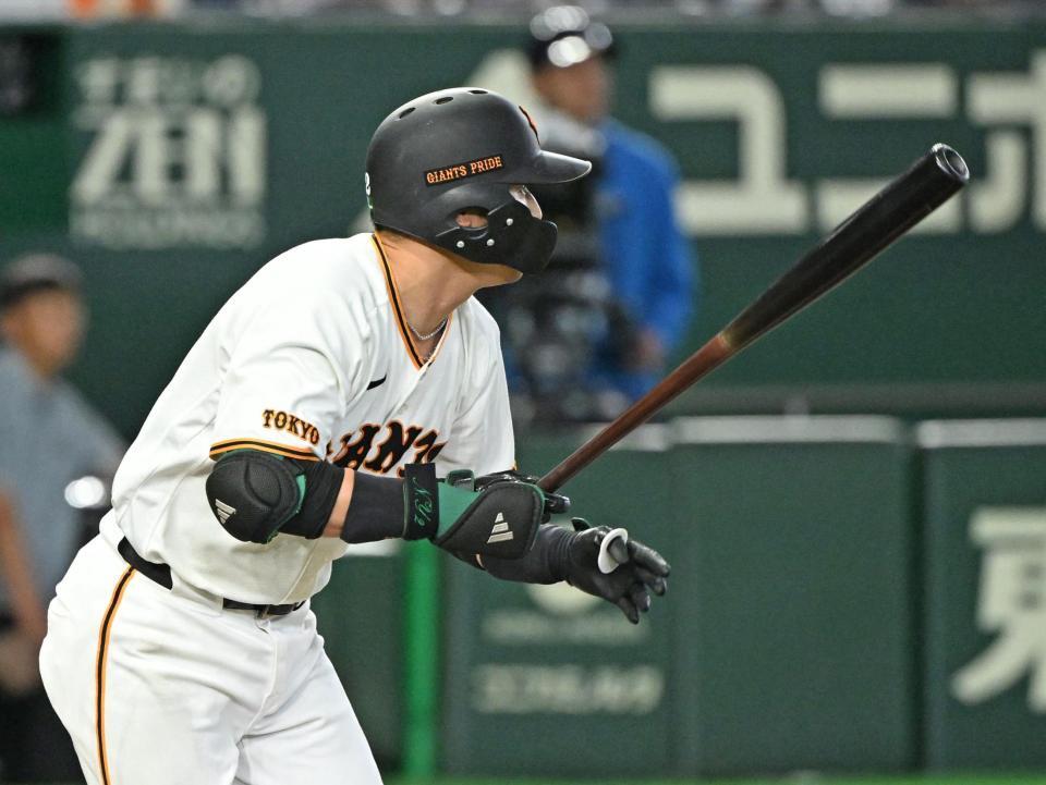 ２回、吉川が左前に先制打を放つ